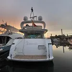 Bateau-hôtel Yacht 20metros *