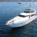 Yacht 20metros *