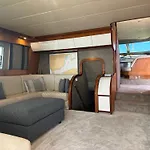 Bateau-hôtel Yacht 20metros *