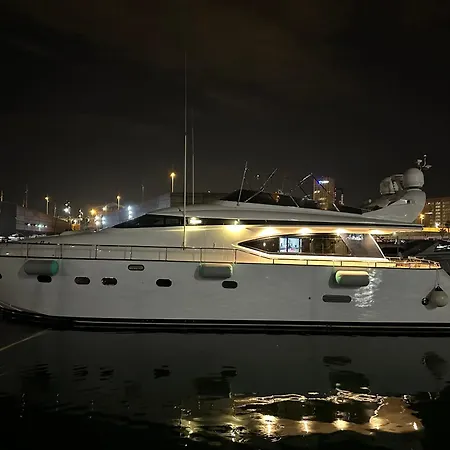 Yacht 20metros Botel *