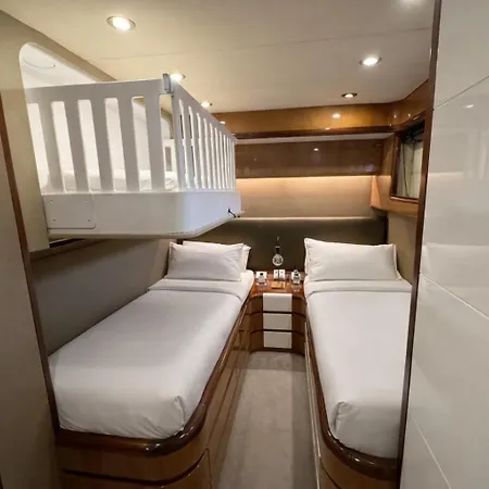 Yacht 20metros *