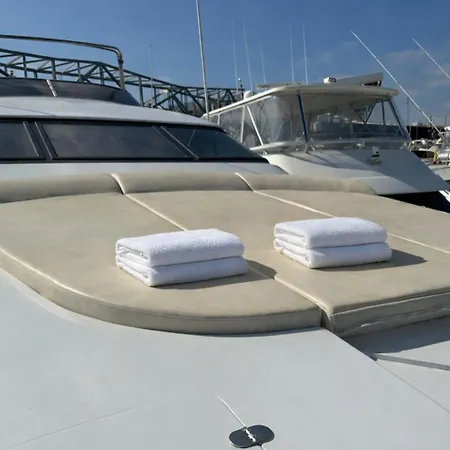 Yacht 20metros Botel Sant Adria de Besos