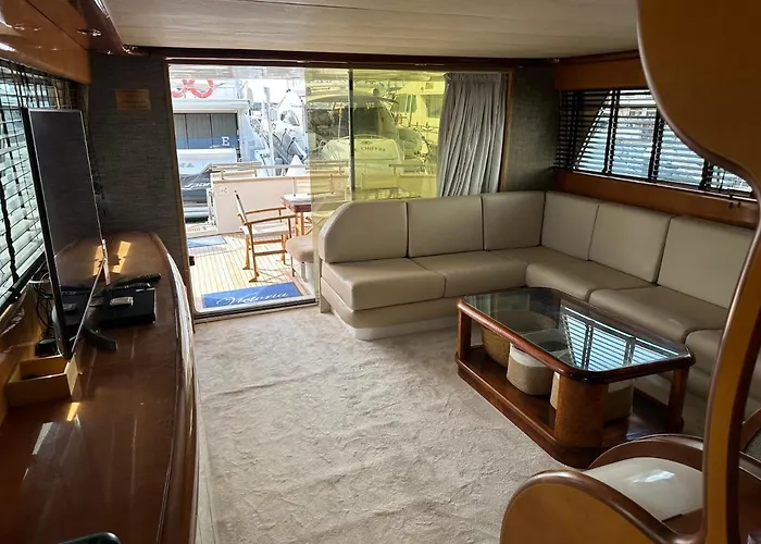 Yacht 20metros Botel