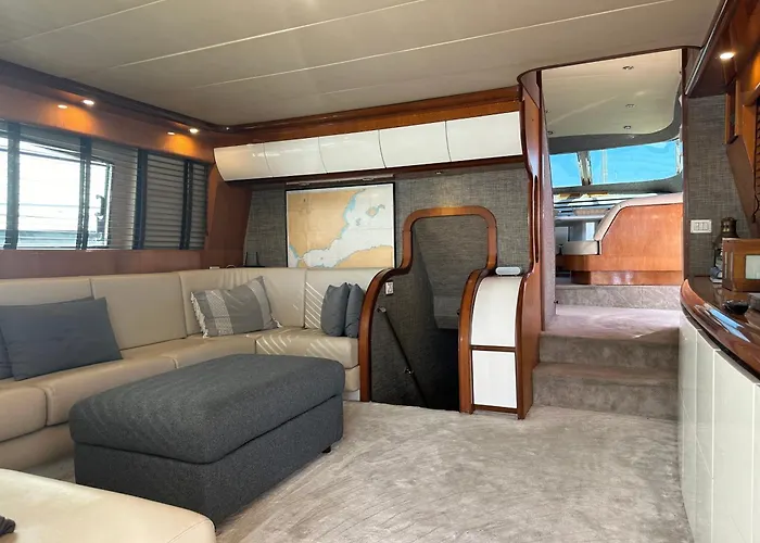 Botel Yacht 20metros *