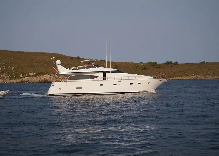 Botel Yacht 20metros *